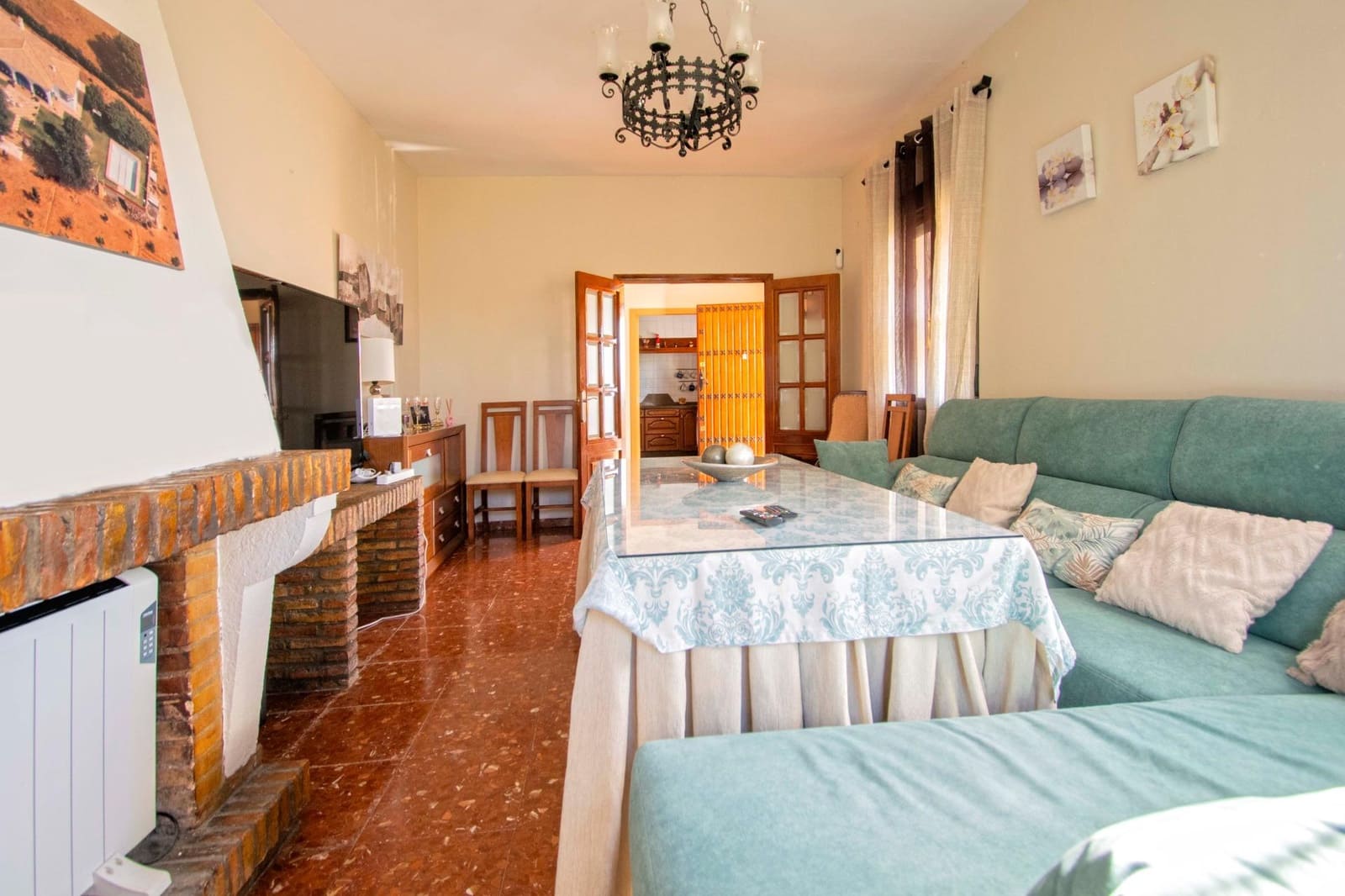 4 bedroom Villa for sale in Mairena del Alcor with pool garage - € 325,000 (Ref: 8884105)