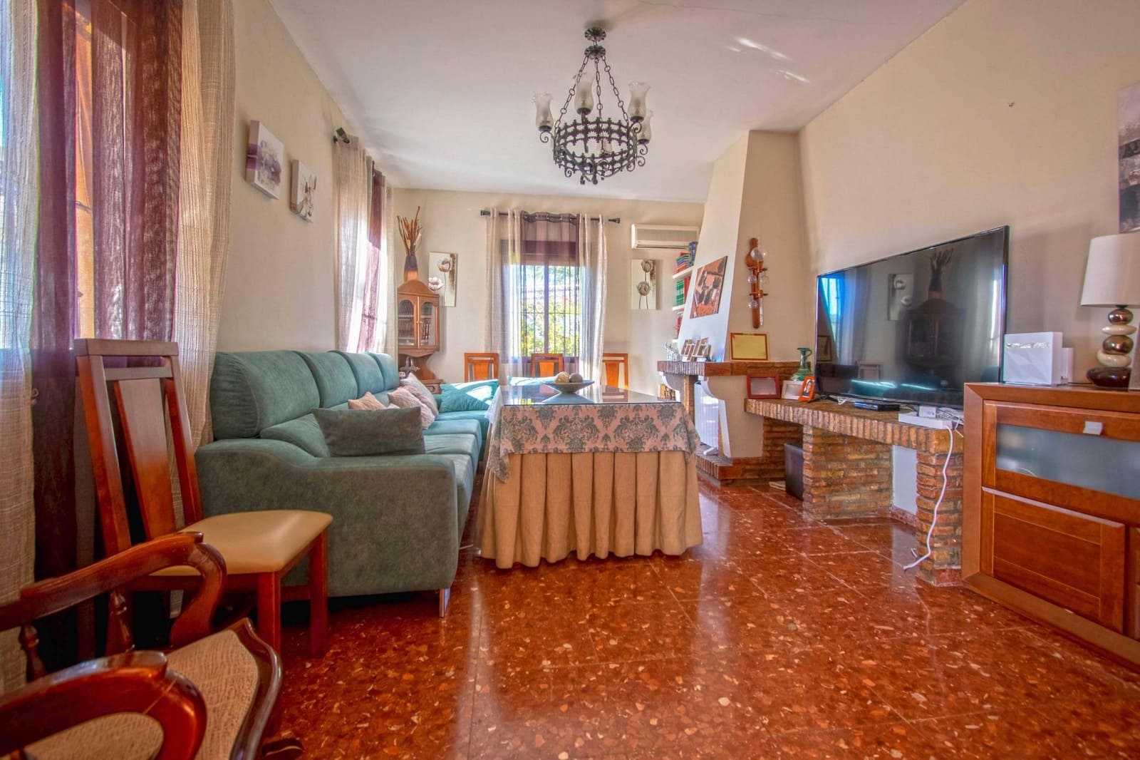 4 slaapkamer Villa te koop in Mairena del Alcor met zwembad garage - € 325.000 (Ref: 8884105)
