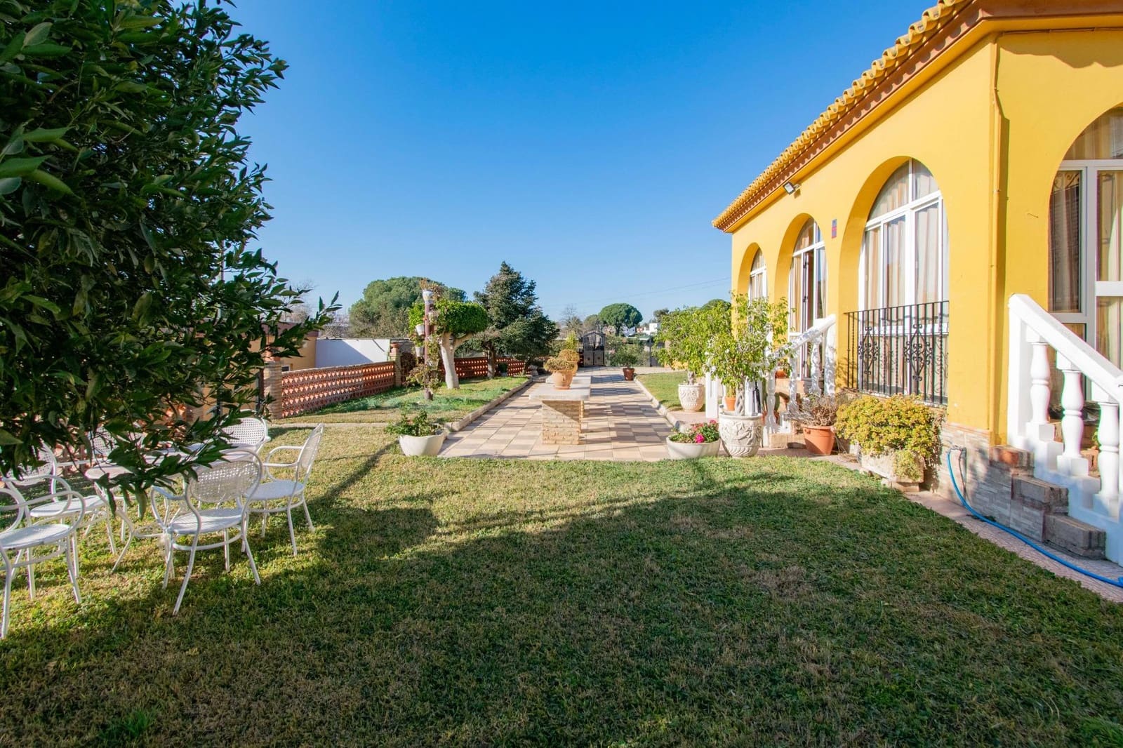 4 slaapkamer Villa te koop in Mairena del Alcor met zwembad garage - € 325.000 (Ref: 8884105)