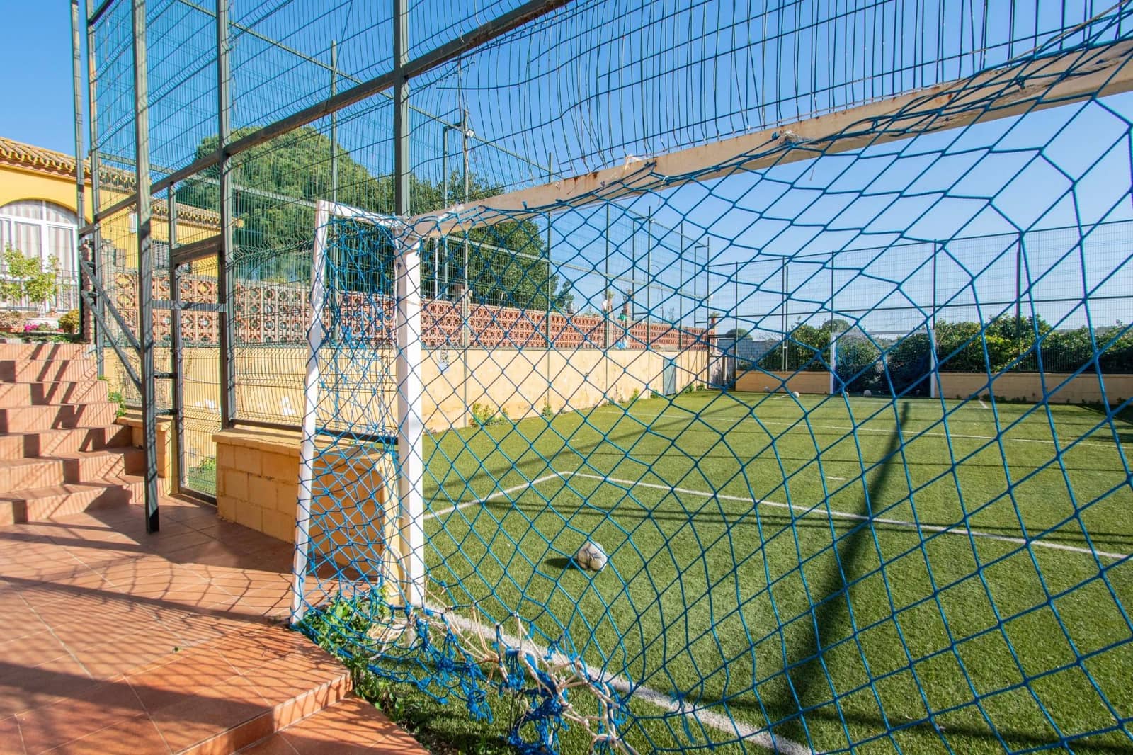 4 bedroom Villa for sale in Mairena del Alcor with pool garage - € 325,000 (Ref: 8884105)
