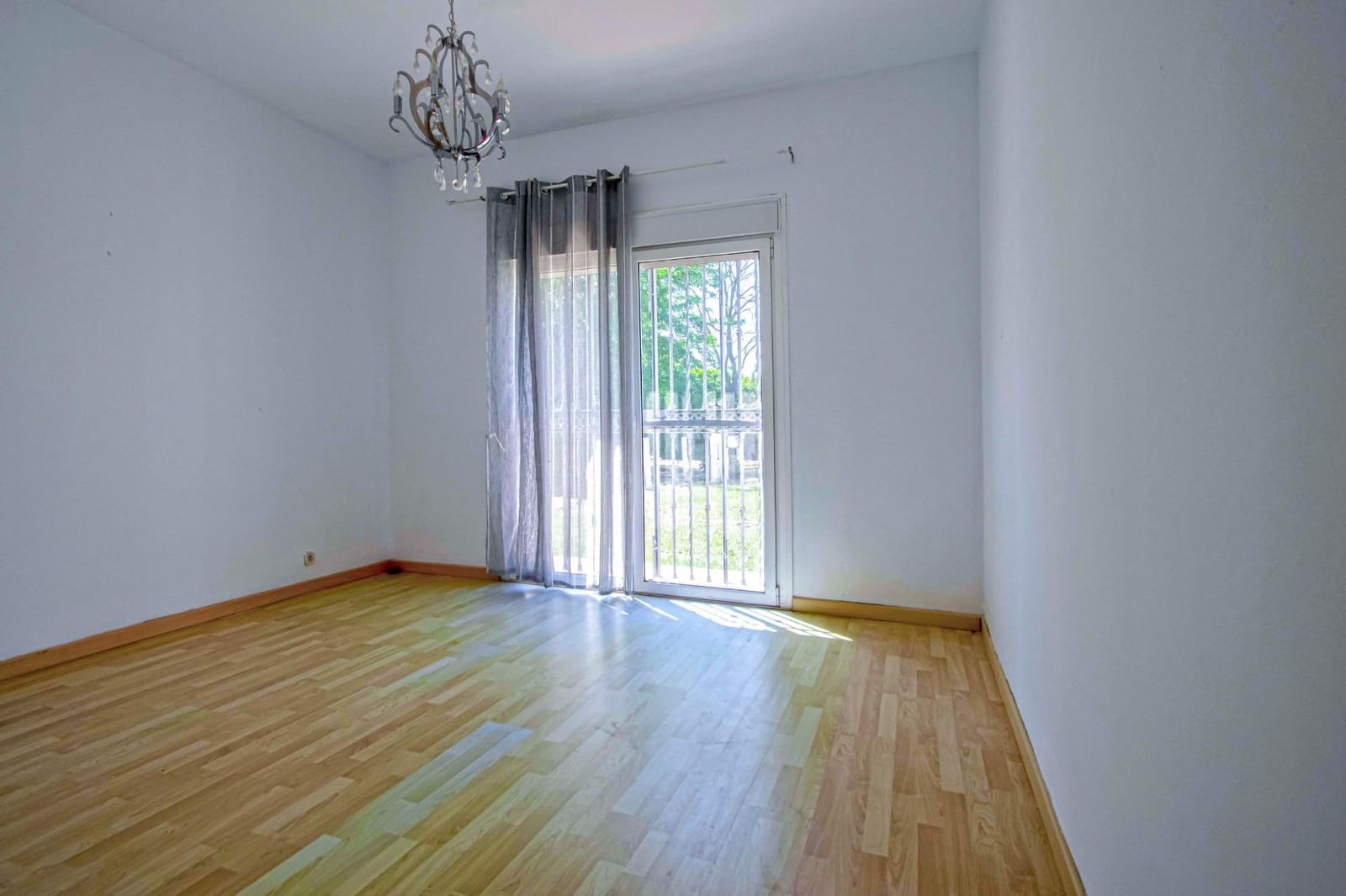 4 soverom Villa til salgs i Espartinas med svømmebasseng - € 550 000 (Ref: 8889243)