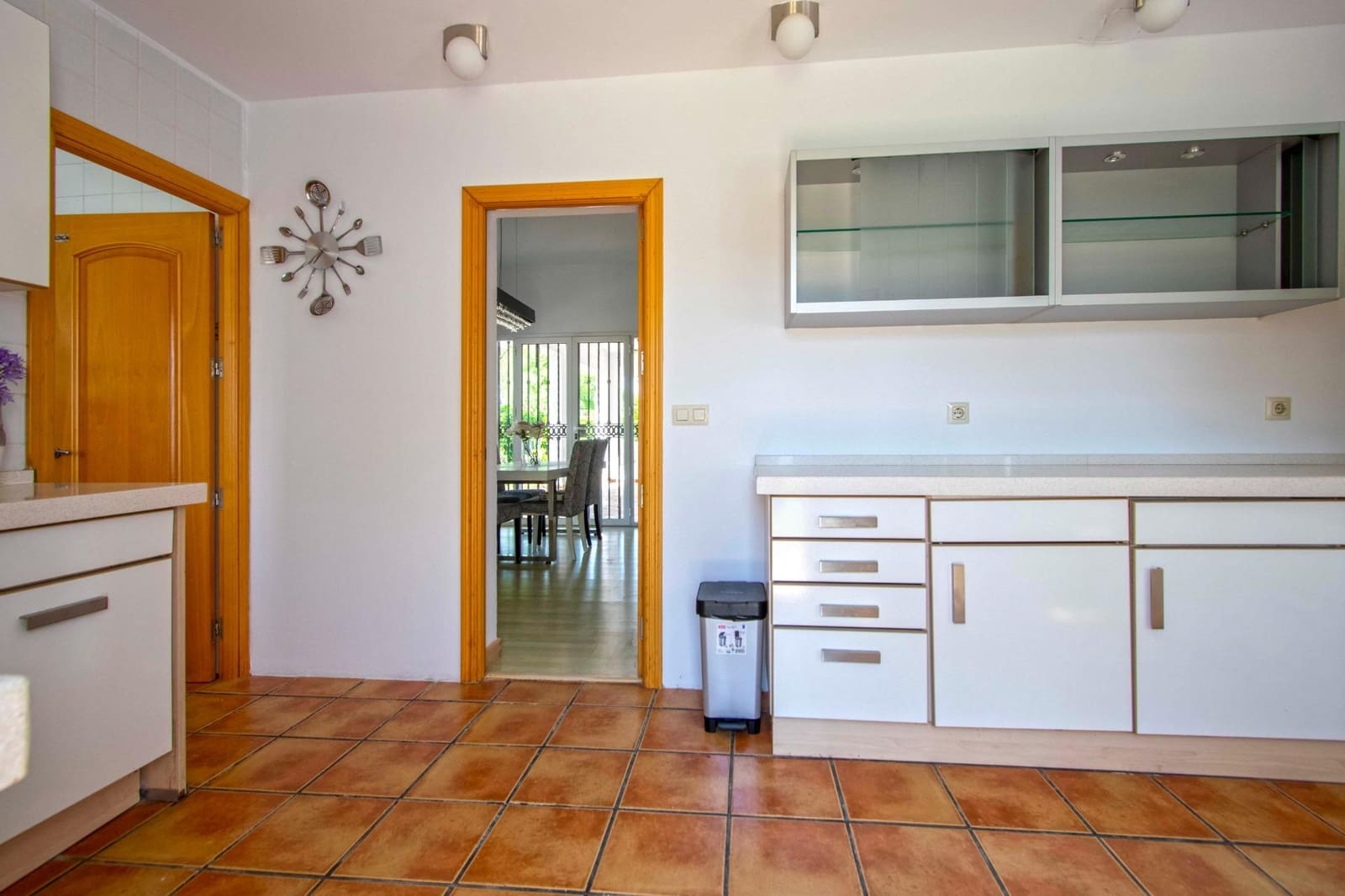 4 soverom Villa til salgs i Espartinas med svømmebasseng - € 550 000 (Ref: 8889243)