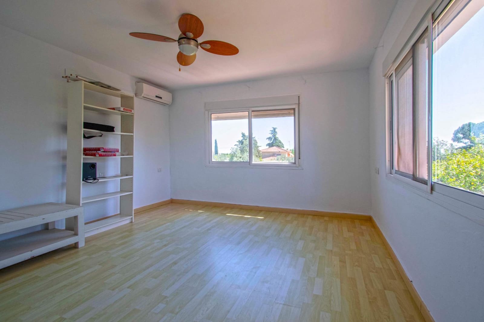 4 soverom Villa til salgs i Espartinas med svømmebasseng - € 550 000 (Ref: 8889243)