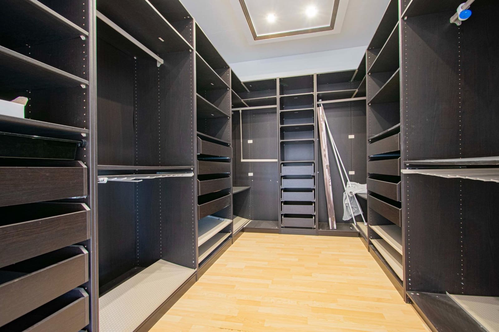 4 soverom Villa til salgs i Espartinas med svømmebasseng - € 550 000 (Ref: 8889243)