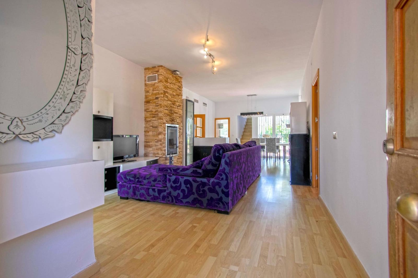 5 Zimmer Villa zu verkaufen in Espartinas mit Pool - 470.000 € (Ref: 8889243)