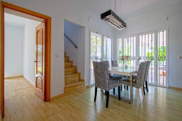 5 soveværelse Villa til salg i Espartinas med swimmingpool - € 470.000 (Ref: 8889243)