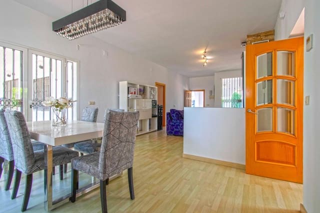 5 soveværelse Villa til salg i Espartinas med swimmingpool - € 470.000 (Ref: 8889243)