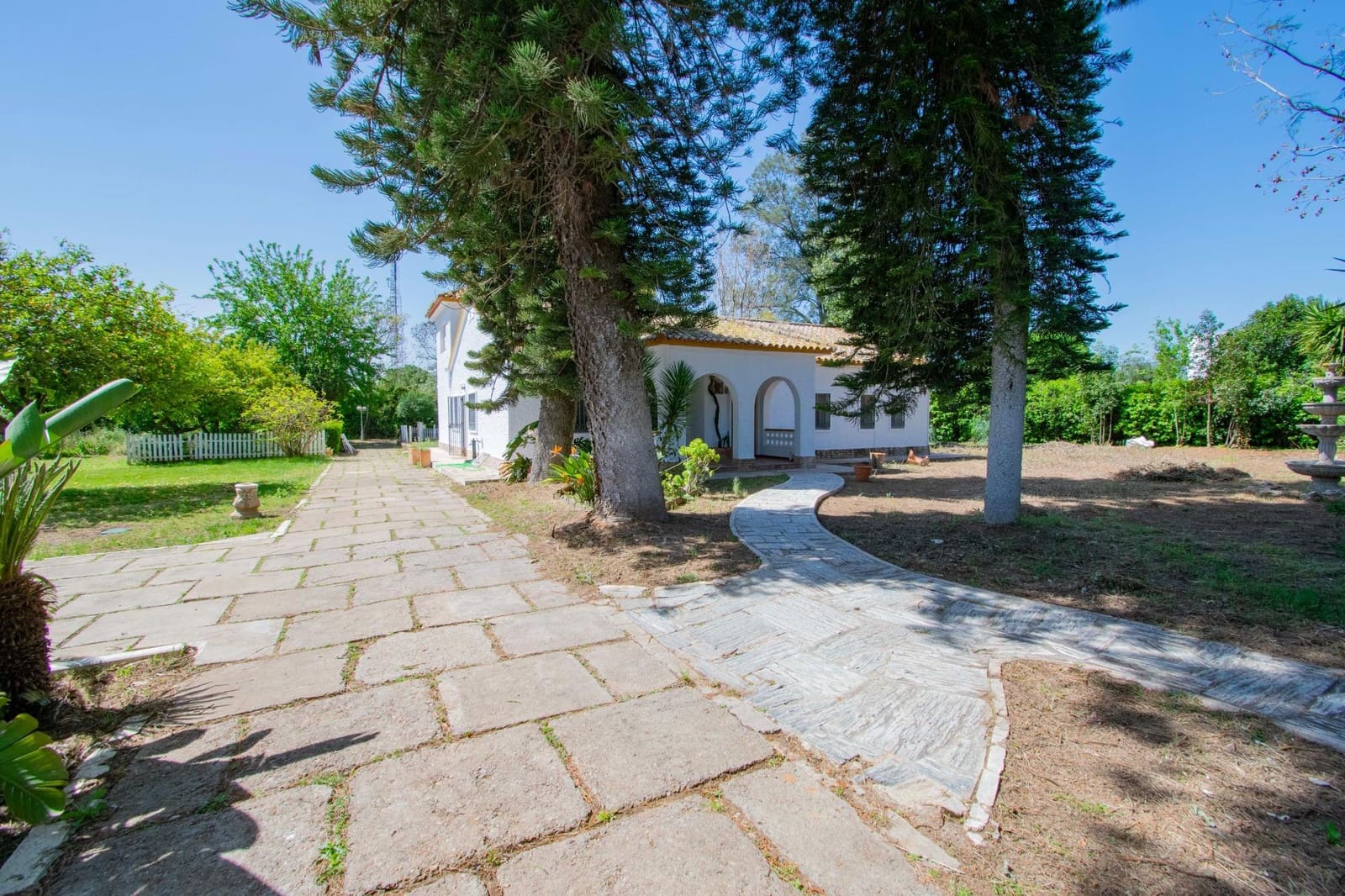 5 Zimmer Villa zu verkaufen in Espartinas mit Pool - 470.000 € (Ref: 8889243)