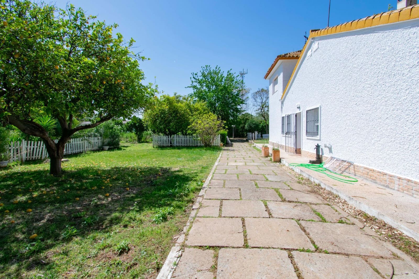 5 Zimmer Villa zu verkaufen in Espartinas mit Pool - 470.000 € (Ref: 8889243)