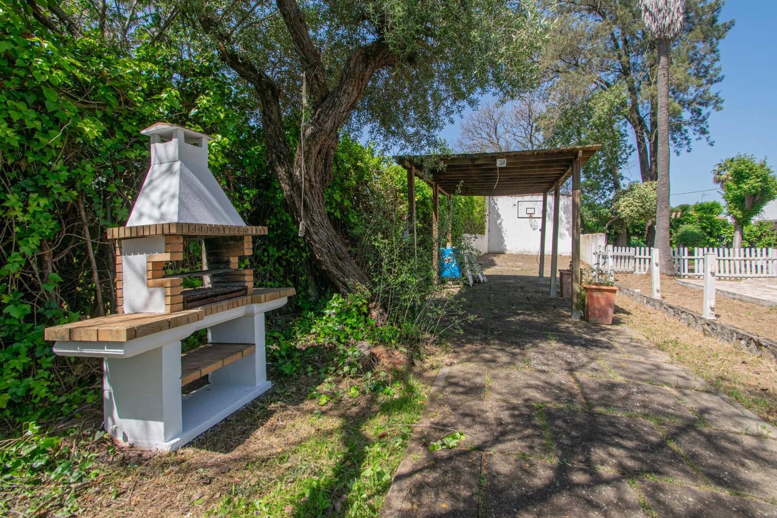 5 Zimmer Villa zu verkaufen in Espartinas mit Pool - 470.000 € (Ref: 8889243)