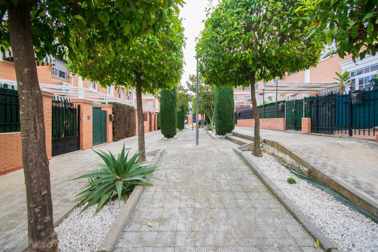 3 chambre Villa/Maison à vendre à Montequinto avec piscine garage - 299 000 € (Ref: 8896824)