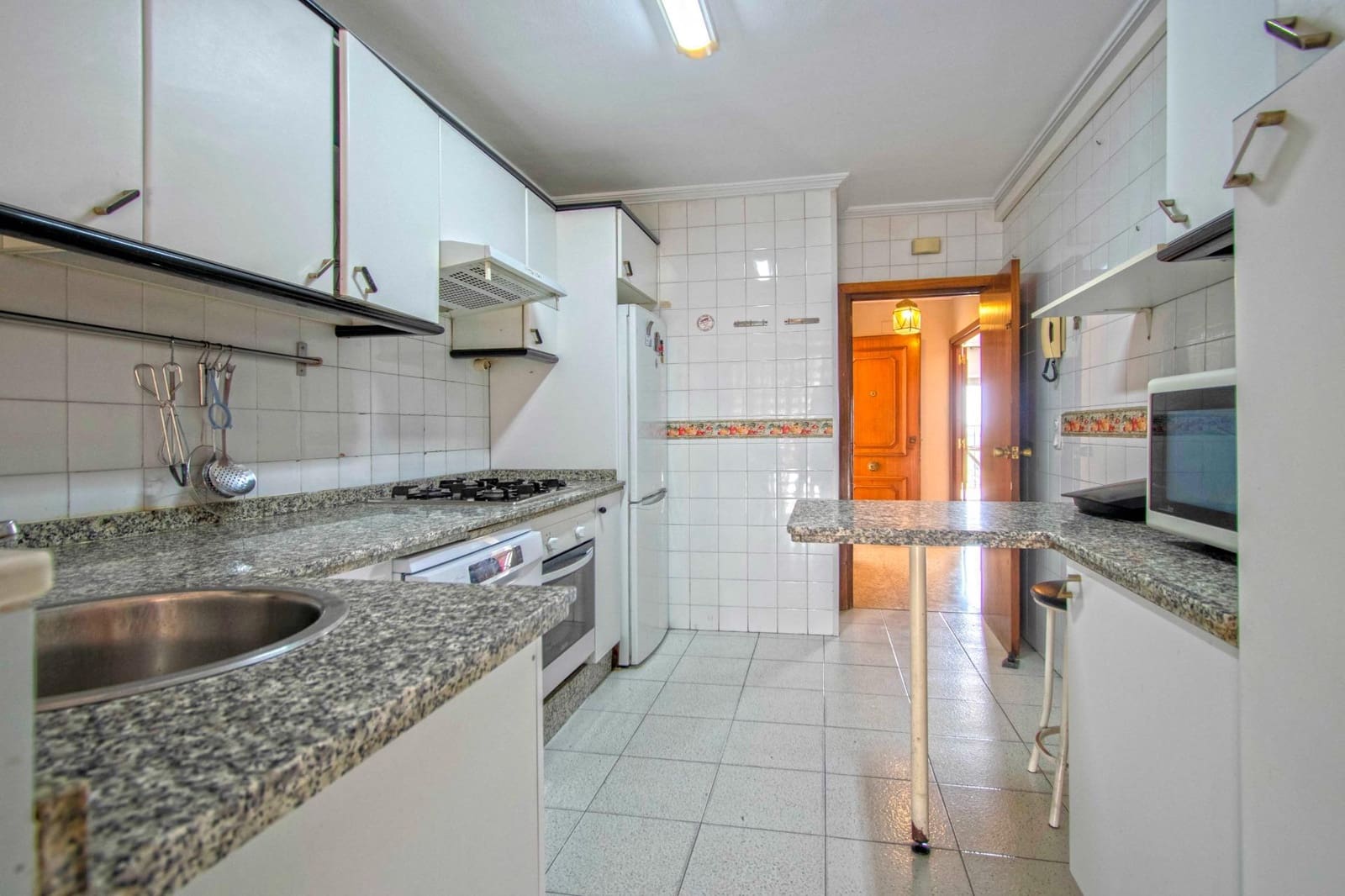 3 soveværelse Lejlighed til salg i Sevilla by med garage - € 349.000 (Ref: 8911195)