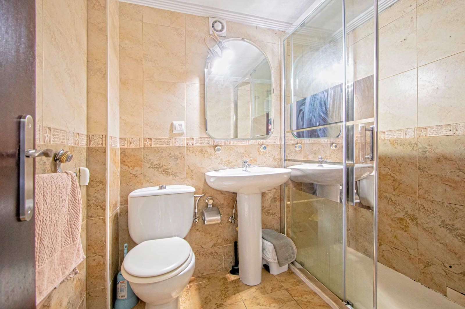 3 soveværelse Lejlighed til salg i Sevilla by med garage - € 349.000 (Ref: 8911195)