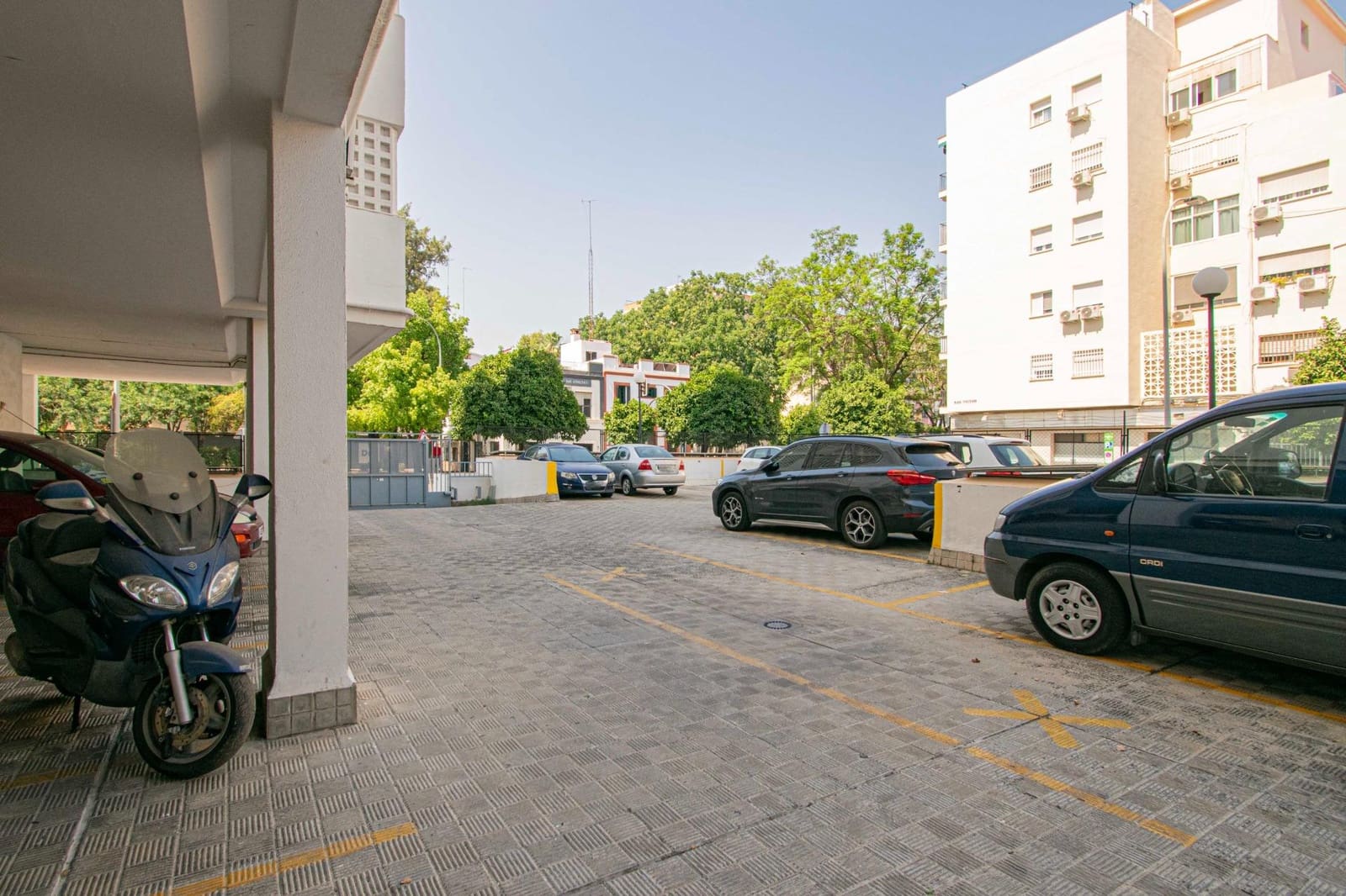 3 soveværelse Lejlighed til salg i Sevilla by med garage - € 349.000 (Ref: 8911195)