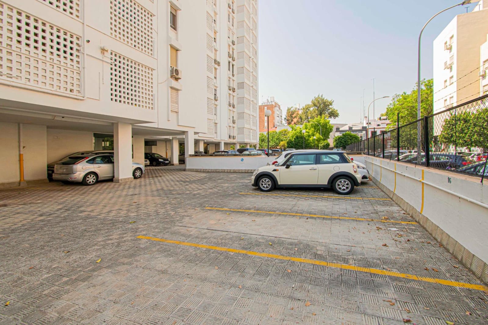 3 soveværelse Lejlighed til salg i Sevilla by med garage - € 349.000 (Ref: 8911195)