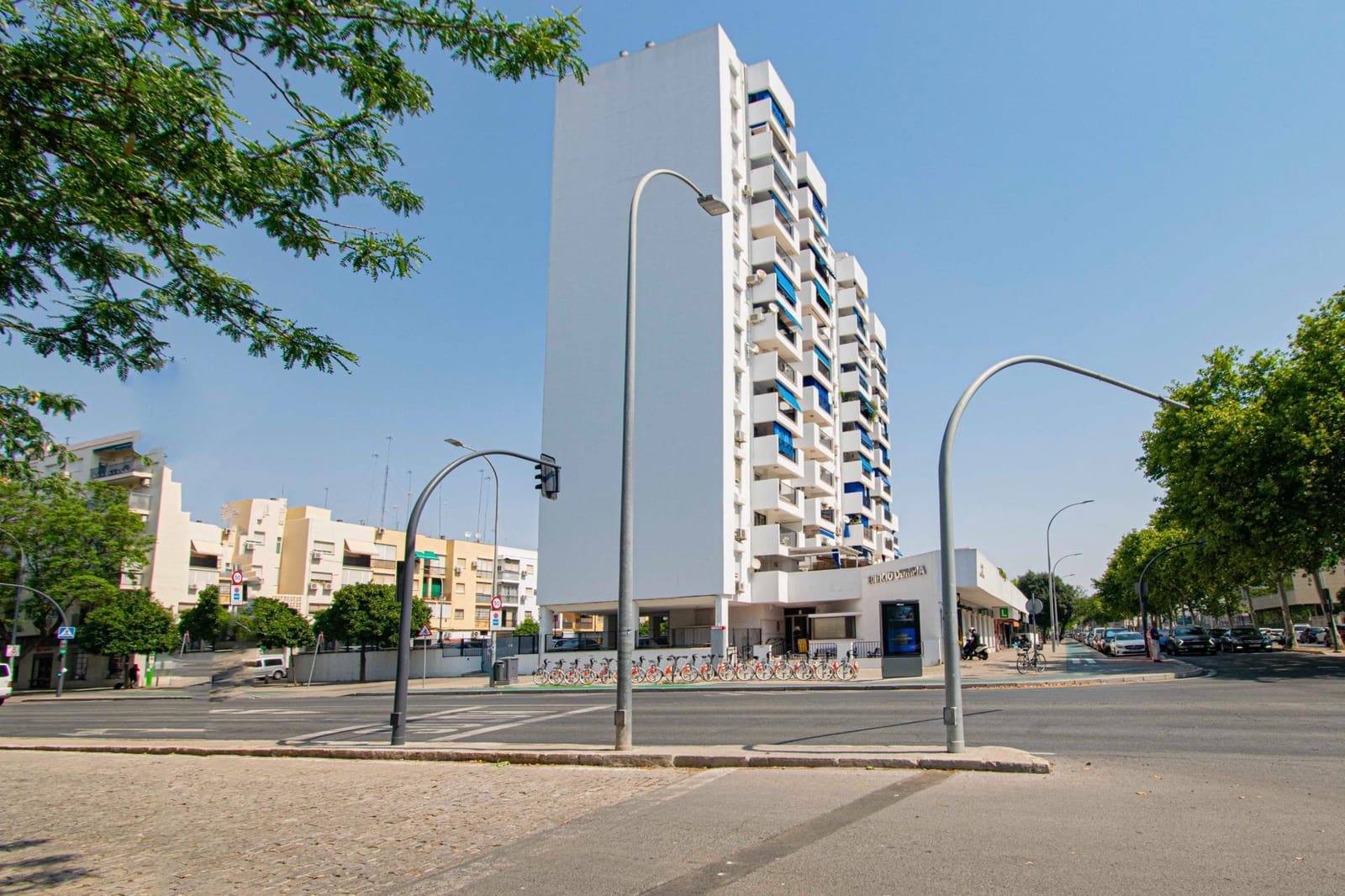 3 soveværelse Lejlighed til salg i Sevilla by med garage - € 349.000 (Ref: 8911195)