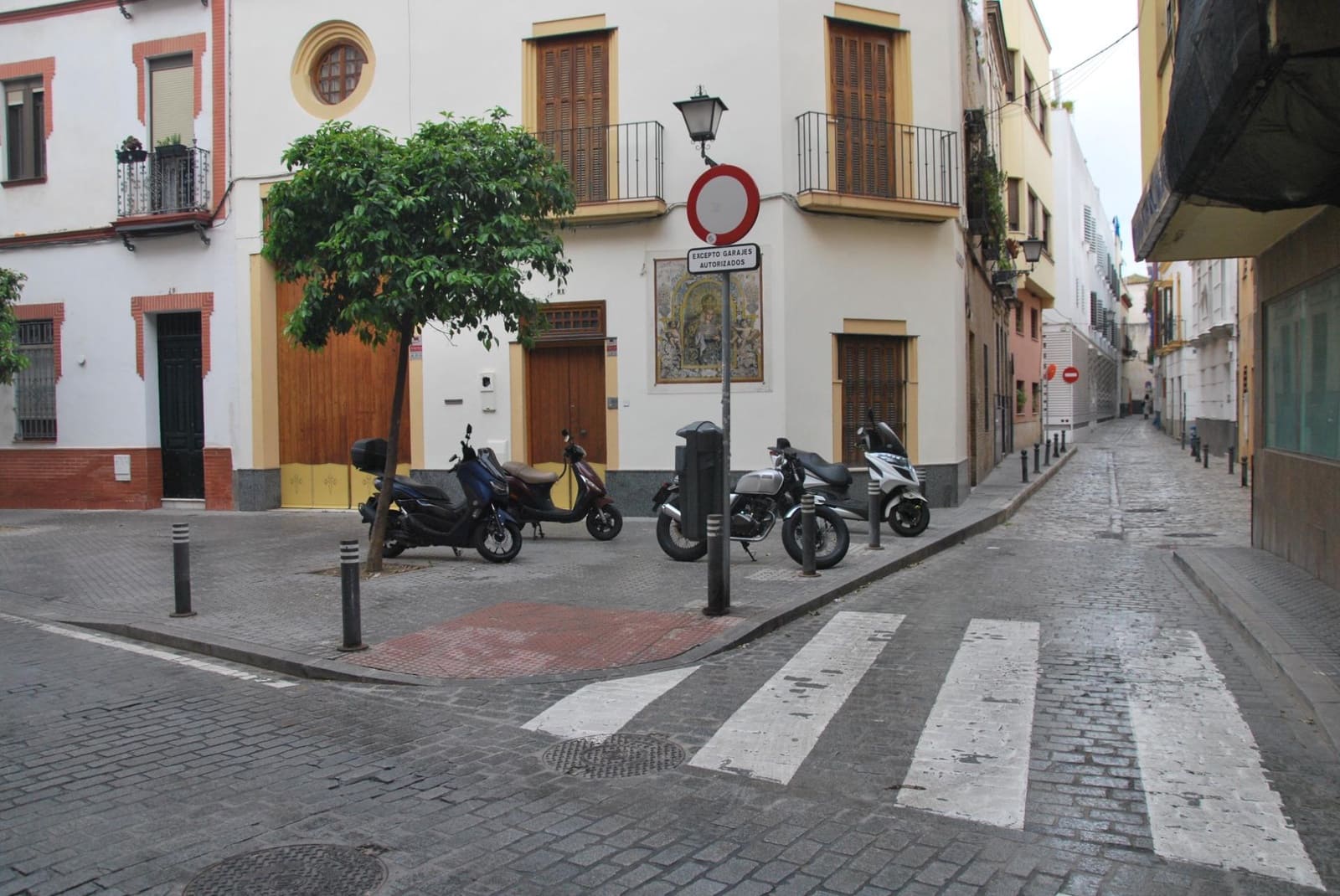 Erhverv til salg i Sevilla by - € 210.000 (Ref: 8913080)