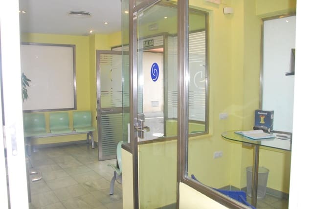 Local Comercial en Sevilla ciudad en venta - 210.000 € (Ref: 8913080)