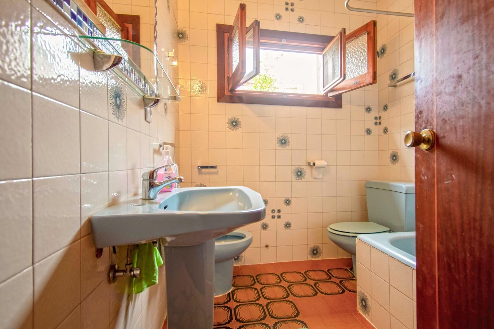 5 soveværelse Villa til salg i Salteras med swimmingpool - € 298.000 (Ref: 8918025)