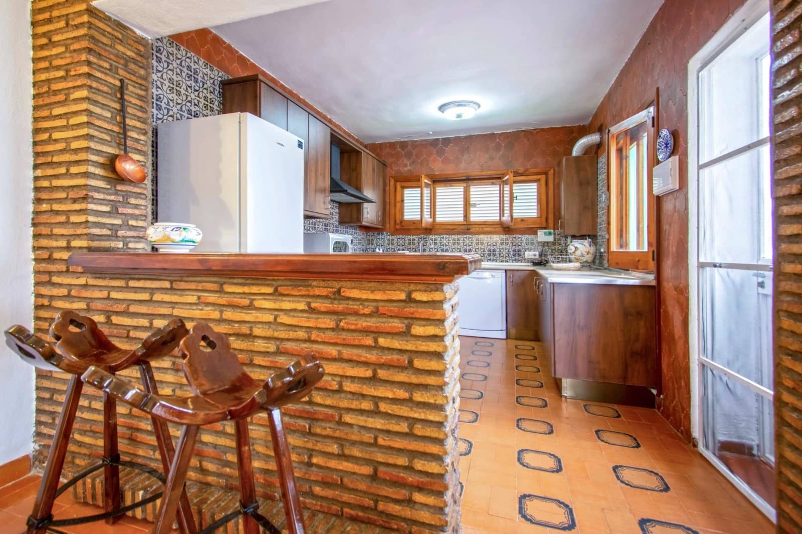 5 soveværelse Villa til salg i Salteras med swimmingpool - € 298.000 (Ref: 8918025)