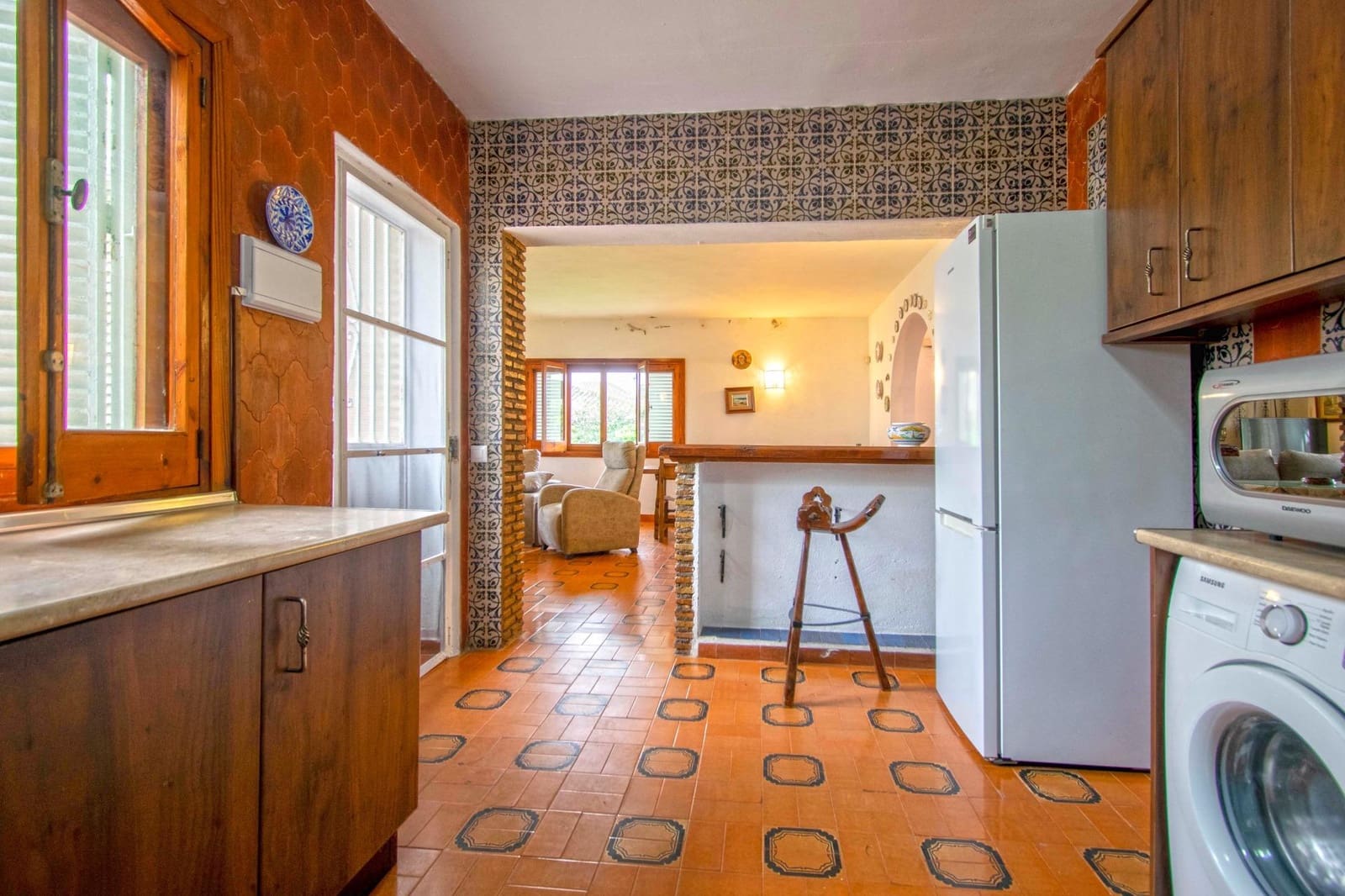 5 soveværelse Villa til salg i Salteras med swimmingpool - € 298.000 (Ref: 8918025)