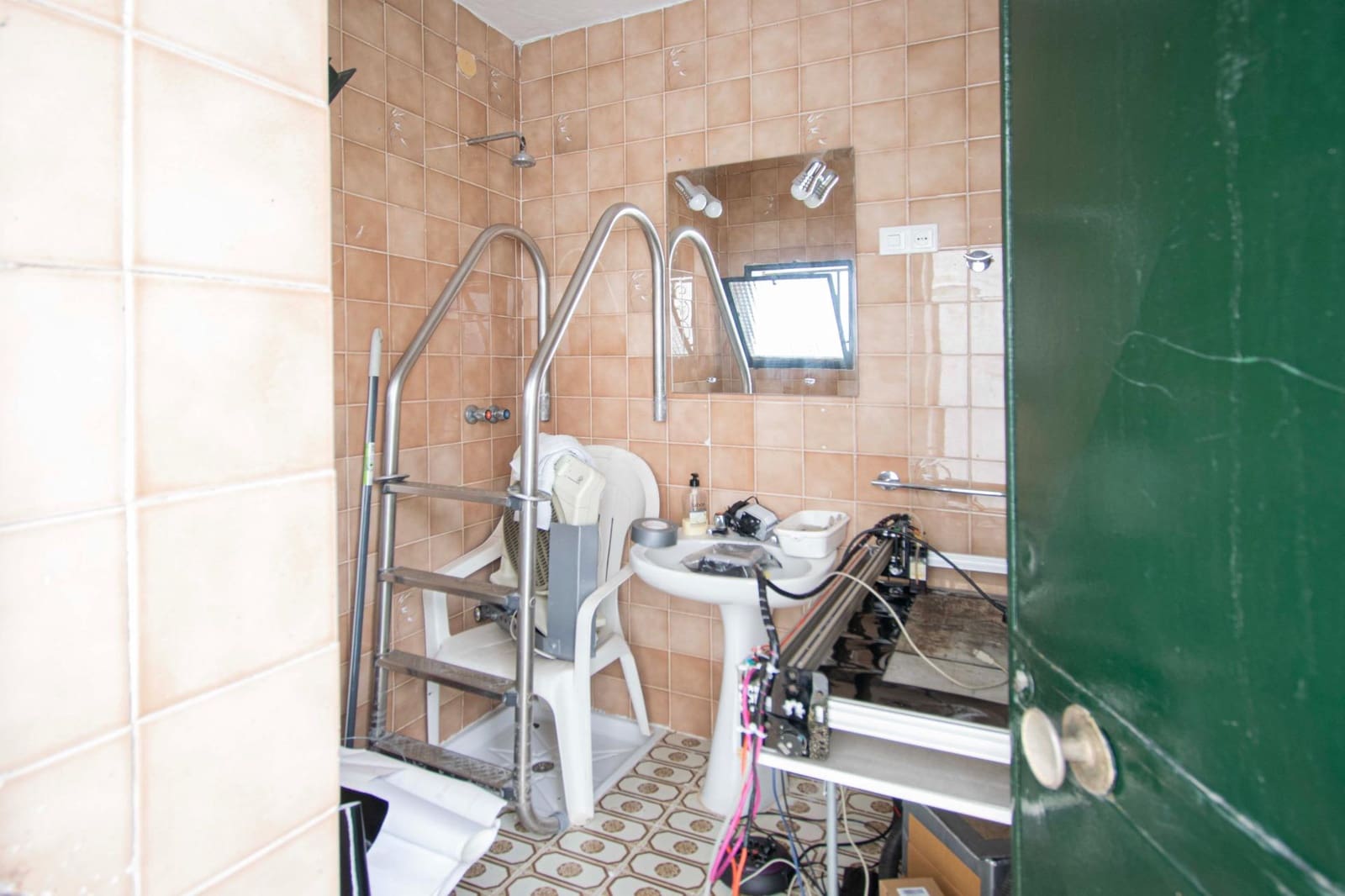 5 soveværelse Villa til salg i Salteras med swimmingpool - € 298.000 (Ref: 8918025)