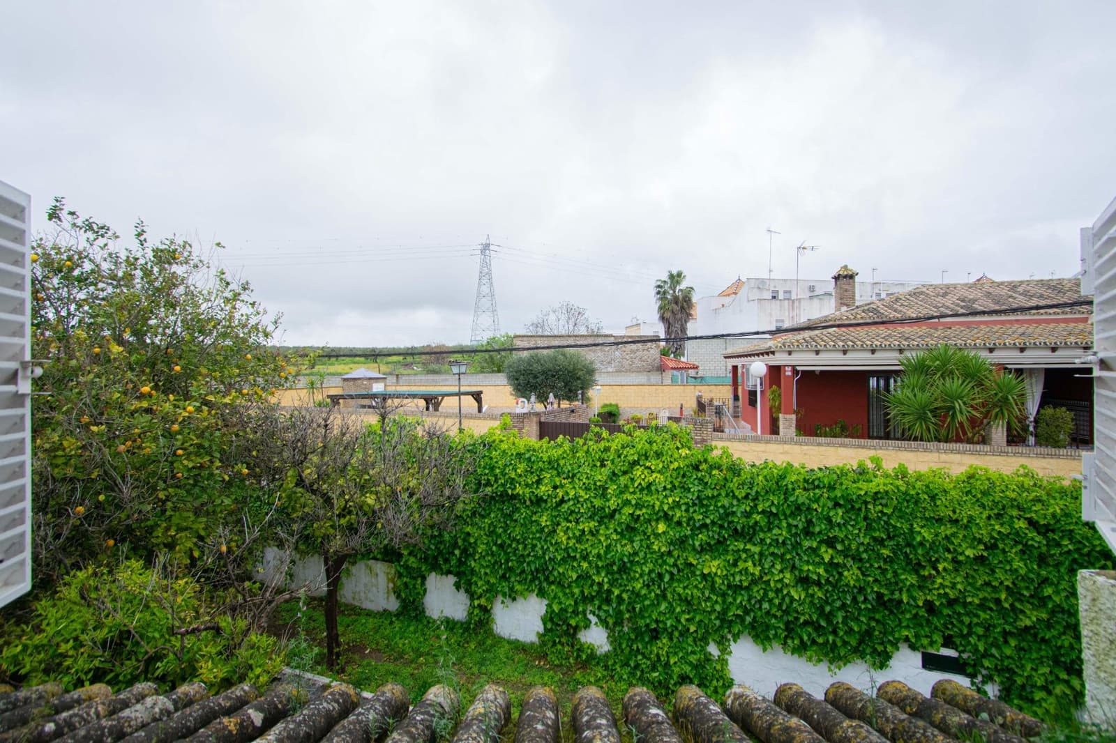 5 soveværelse Villa til salg i Salteras med swimmingpool - € 298.000 (Ref: 8918025)