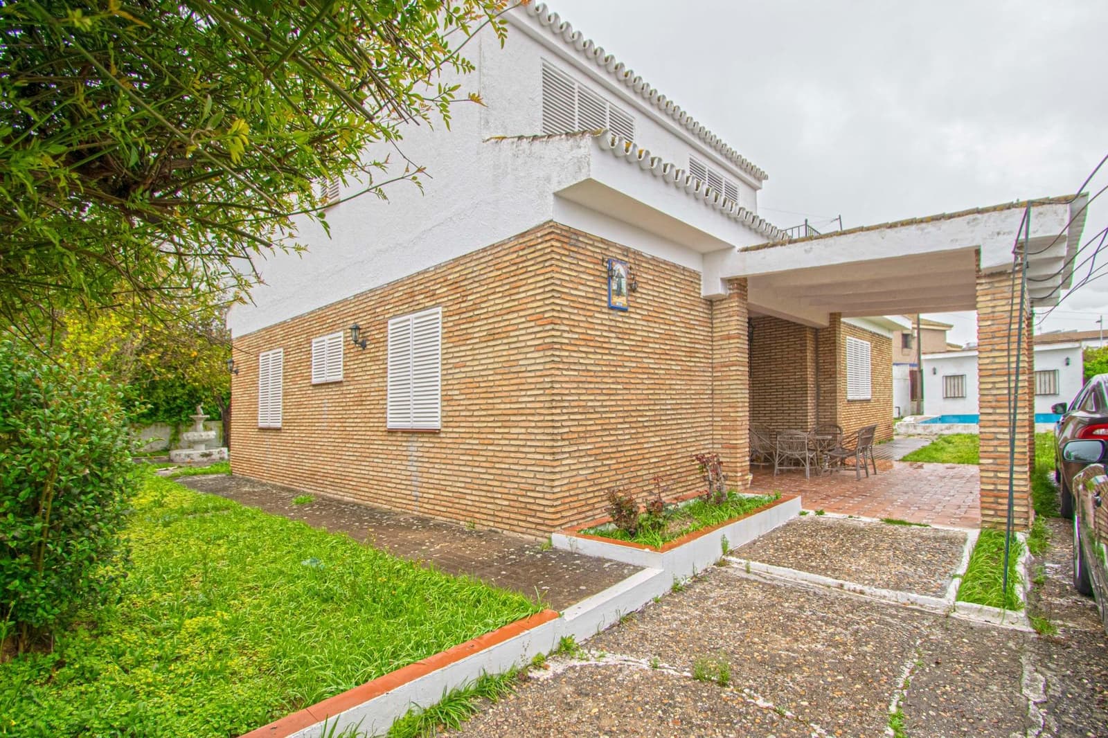 5 soveværelse Villa til salg i Salteras med swimmingpool - € 298.000 (Ref: 8918025)