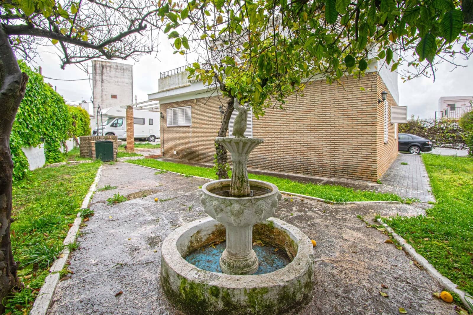 5 soveværelse Villa til salg i Salteras med swimmingpool - € 298.000 (Ref: 8918025)