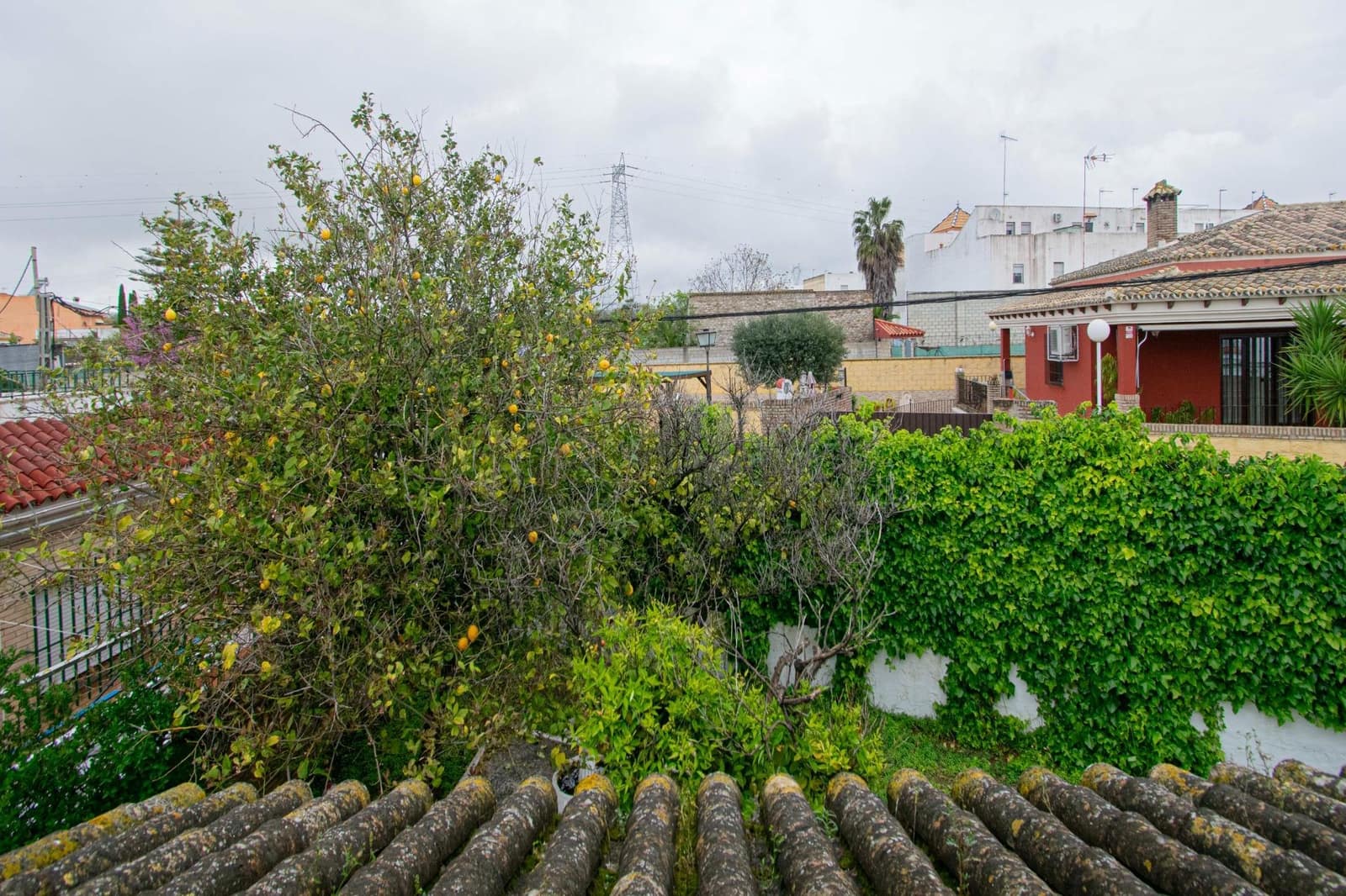 5 soveværelse Villa til salg i Salteras med swimmingpool - € 298.000 (Ref: 8918025)