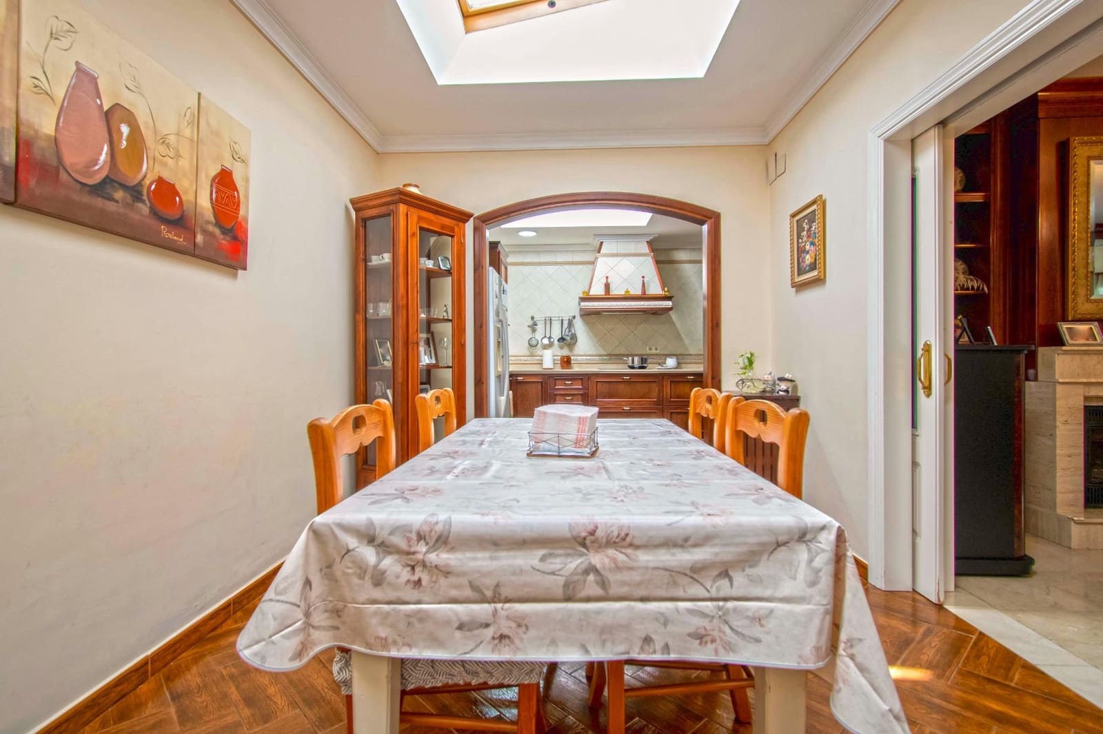 5 soveværelse Rækkehus til salg i Sevilla by med swimmingpool garage - € 499.000 (Ref: 8923982)