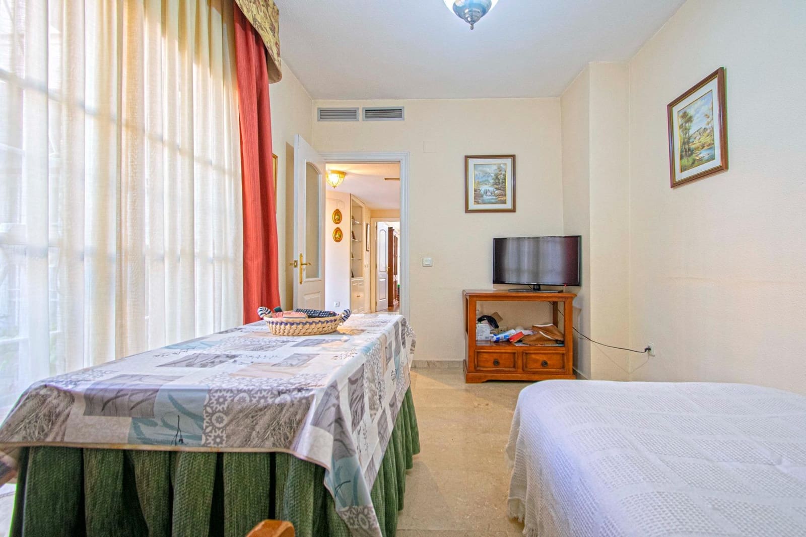 5 soveværelse Rækkehus til salg i Sevilla by med swimmingpool garage - € 499.000 (Ref: 8923982)