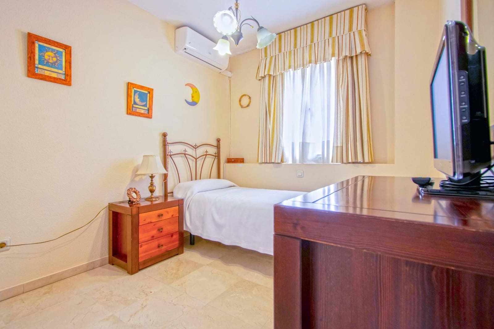 5 soveværelse Rækkehus til salg i Sevilla by med swimmingpool garage - € 499.000 (Ref: 8923982)