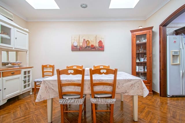 5 sypialnia Dom szeregowy na sprzedaż w Miasto Sewilla z basenem garażem - 499 000 € (Ref: 8923982)