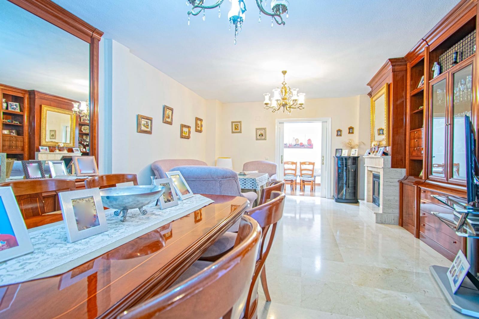 5 soveværelse Rækkehus til salg i Sevilla by med swimmingpool garage - € 499.000 (Ref: 8923982)