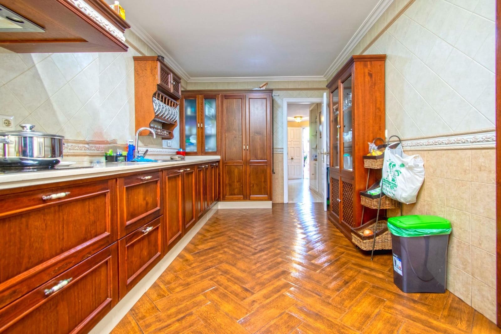 5 soveværelse Rækkehus til salg i Sevilla by med swimmingpool garage - € 499.000 (Ref: 8923982)