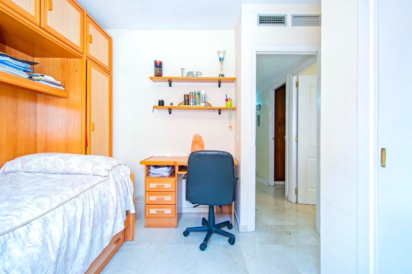 5 soveværelse Rækkehus til salg i Sevilla by med swimmingpool garage - € 499.000 (Ref: 8923982)