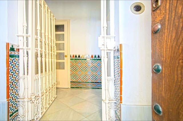 4 bedroom Townhouse for sale in Seville city - € 673,200 (Ref: 8926272)