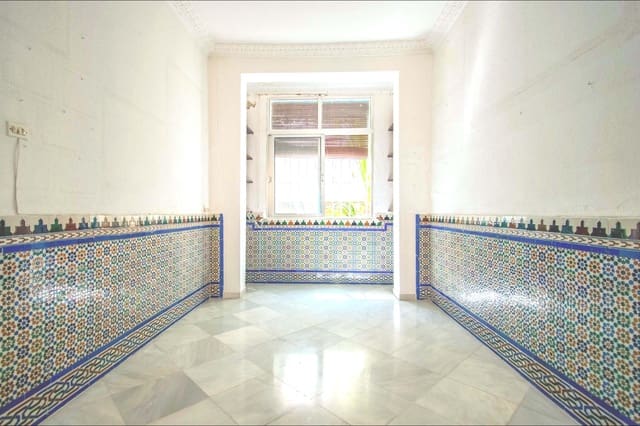 4 bedroom Townhouse for sale in Seville city - € 620,000 (Ref: 8926272)