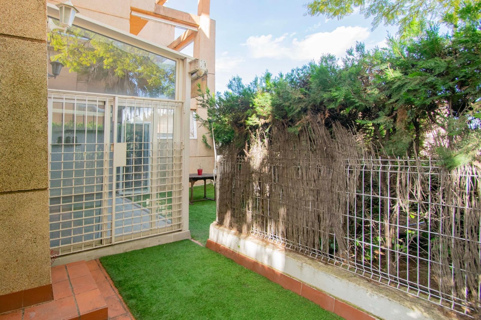 2 soveværelse Lejlighed til salg i Tomares med swimmingpool - € 240.000 (Ref: 8932302)