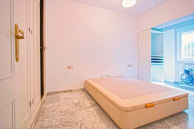 2 sypialnia Apartament na sprzedaż w Tomares z basenem - 240 000 € (Ref: 8932302)