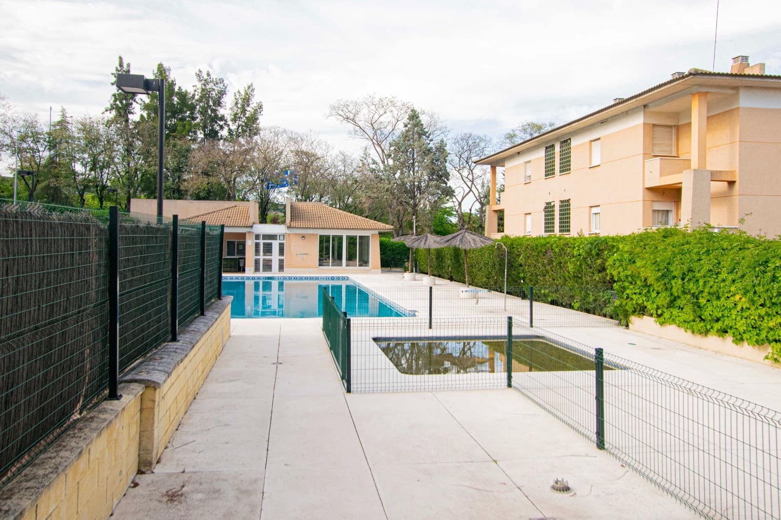 2 soveværelse Lejlighed til salg i Tomares med swimmingpool - € 240.000 (Ref: 8932302)