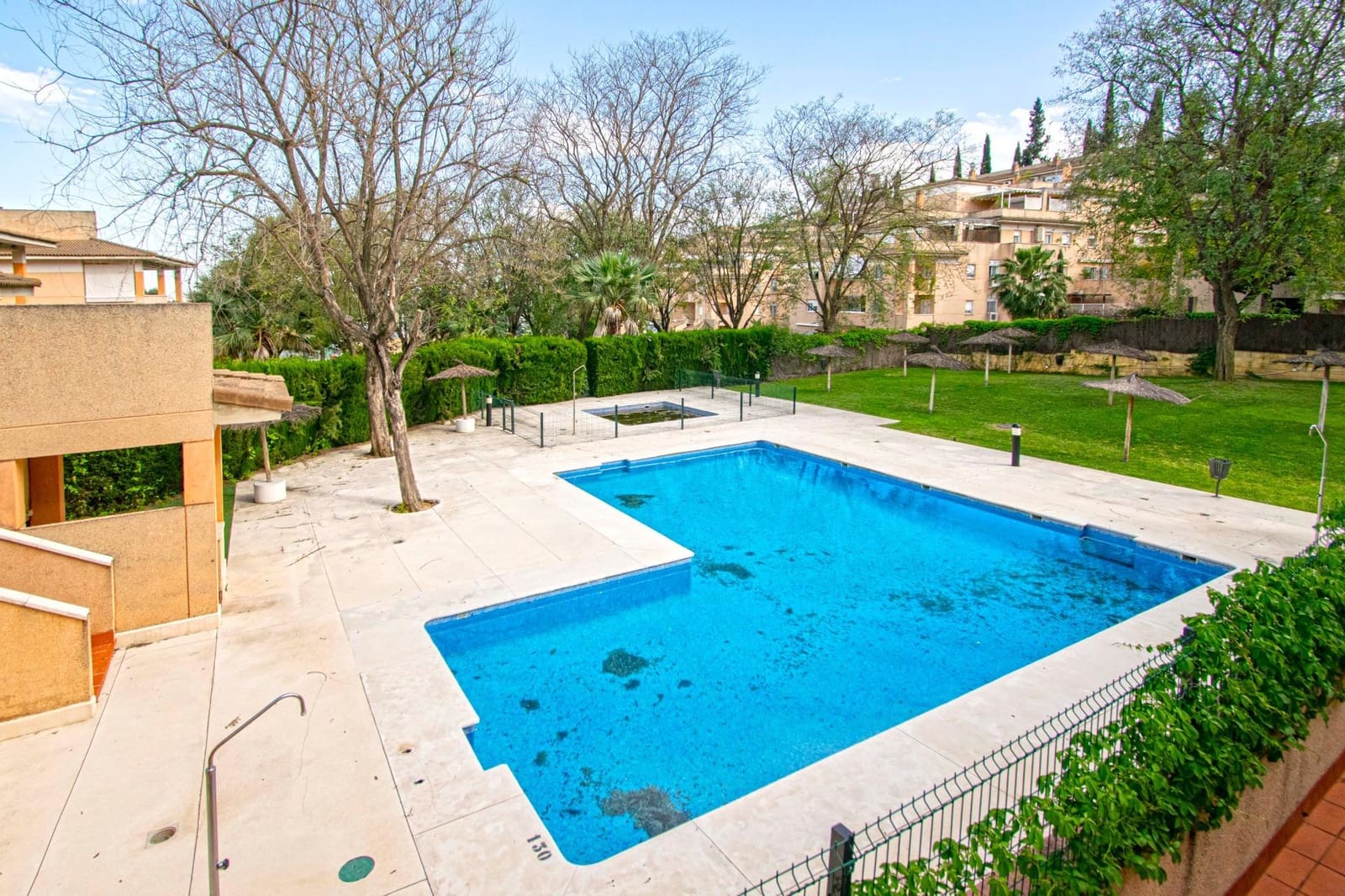 2 soveværelse Lejlighed til salg i Tomares med swimmingpool - € 240.000 (Ref: 8932302)