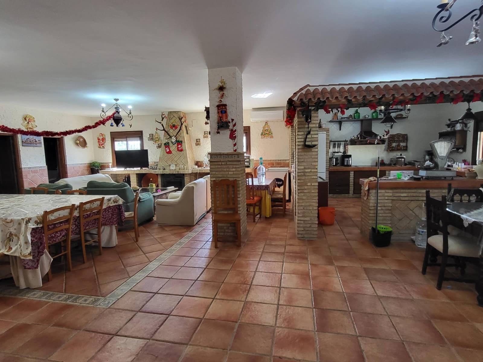 5 soveværelse Villa til salg i Pilas med swimmingpool - € 315.000 (Ref: 8932303)