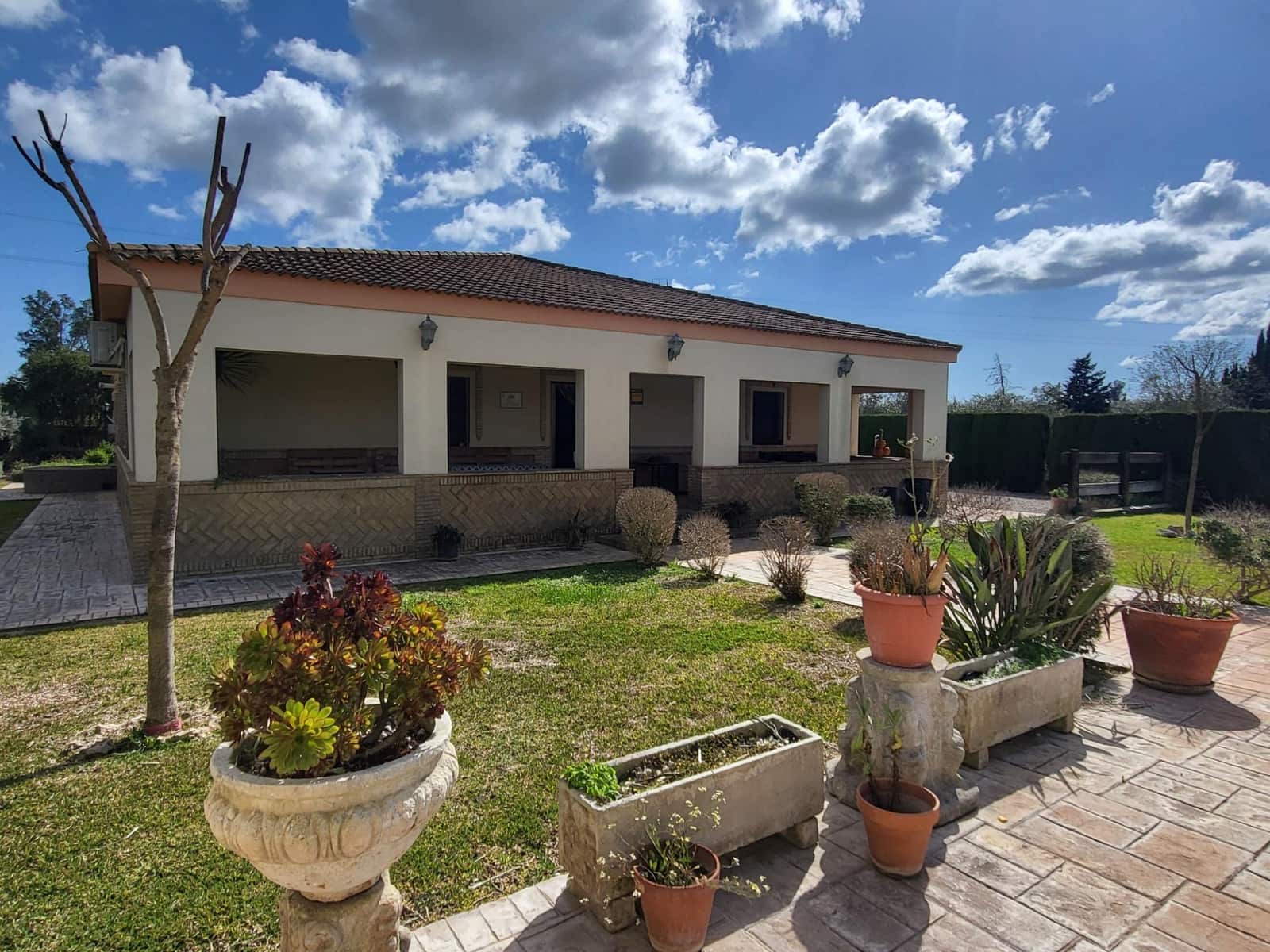 5 soveværelse Villa til salg i Pilas med swimmingpool - € 315.000 (Ref: 8932303)