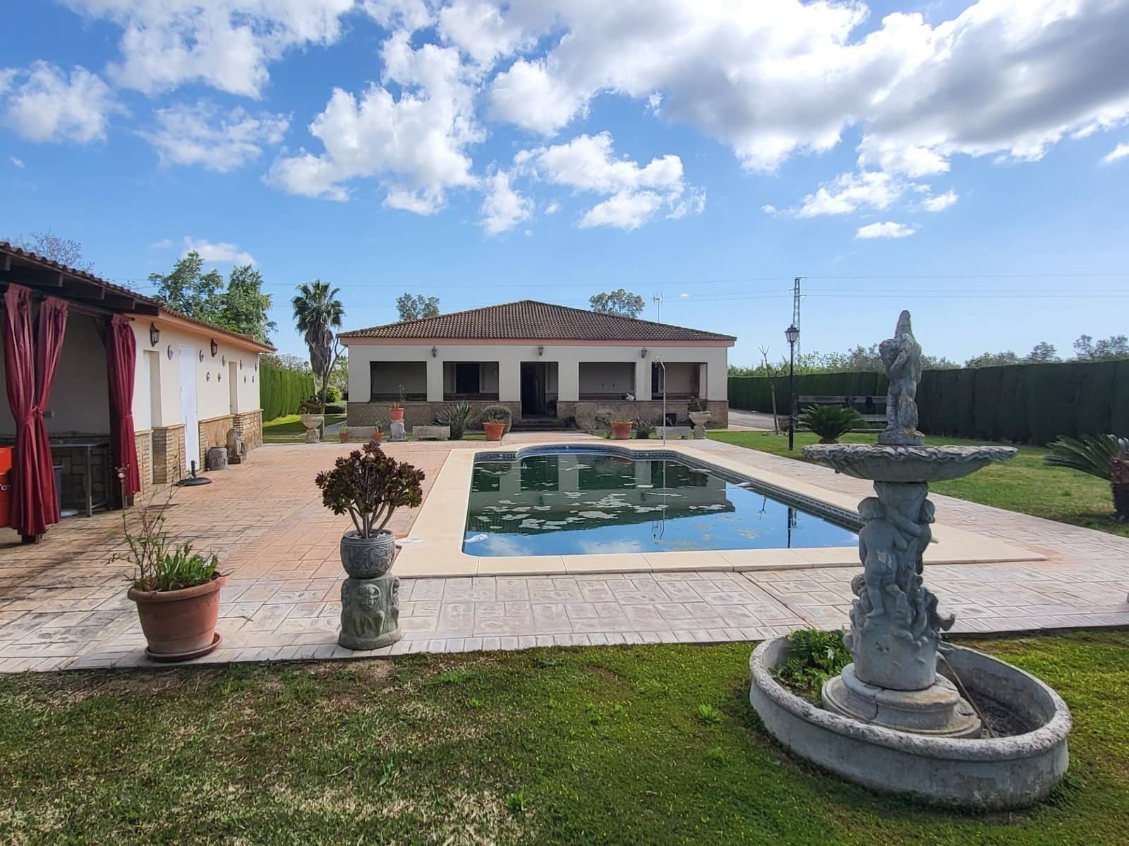 5 soveværelse Villa til salg i Pilas med swimmingpool - € 315.000 (Ref: 8932303)