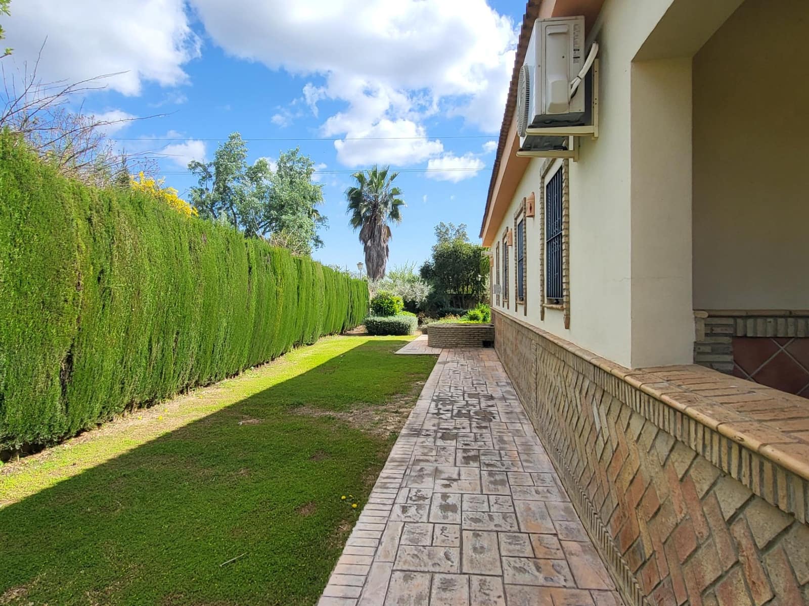 5 soveværelse Villa til salg i Pilas med swimmingpool - € 315.000 (Ref: 8932303)