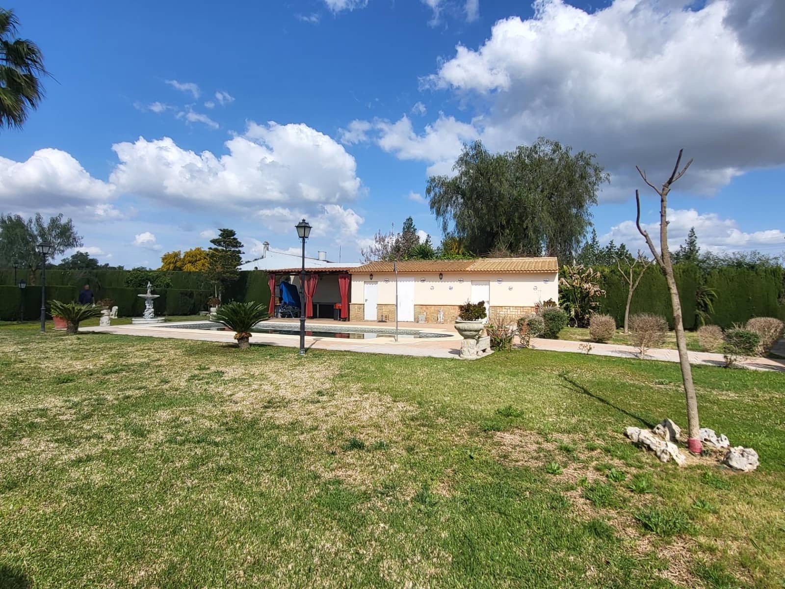 5 soveværelse Villa til salg i Pilas med swimmingpool - € 315.000 (Ref: 8932303)