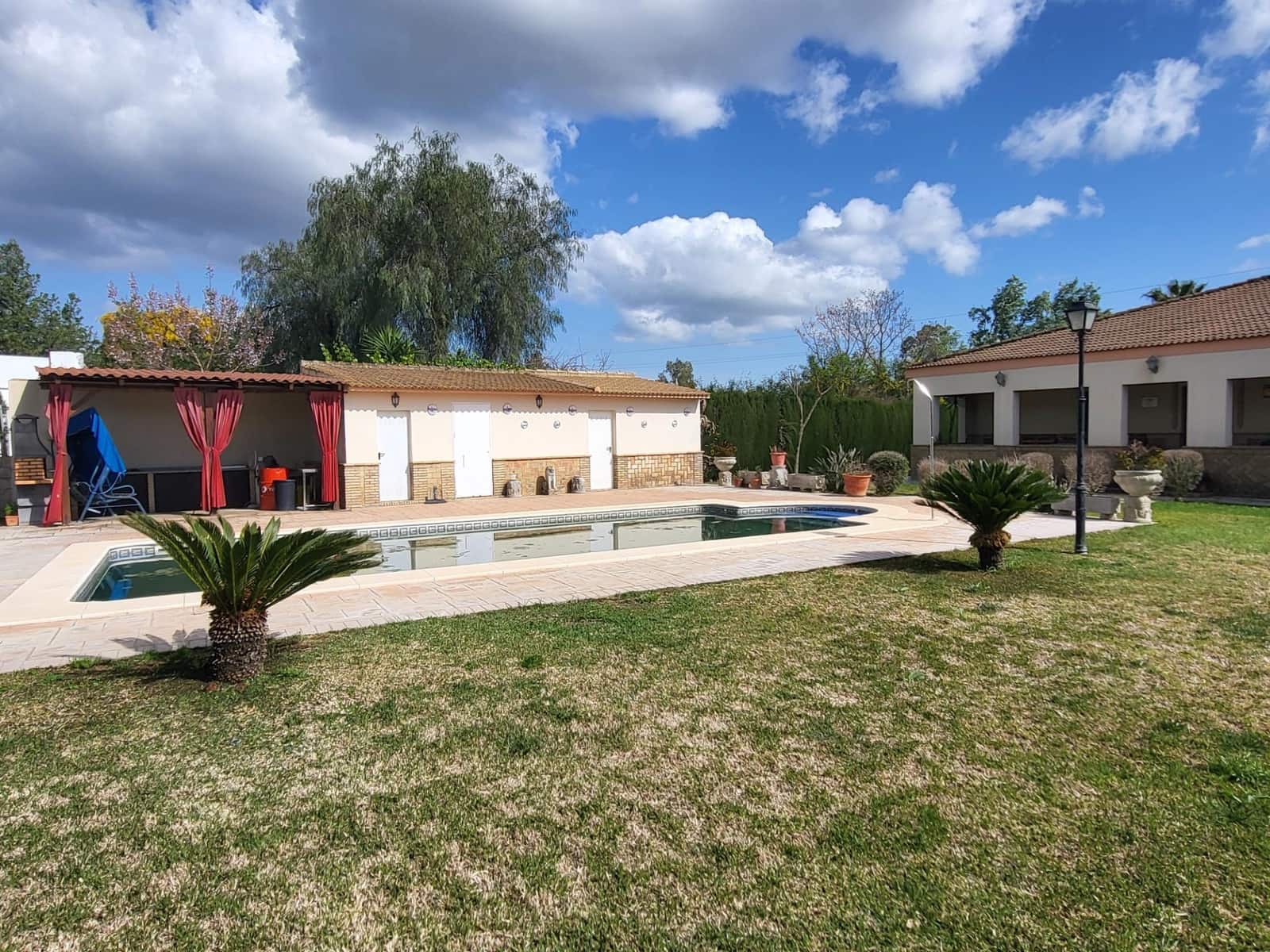 5 soveværelse Villa til salg i Pilas med swimmingpool - € 315.000 (Ref: 8932303)