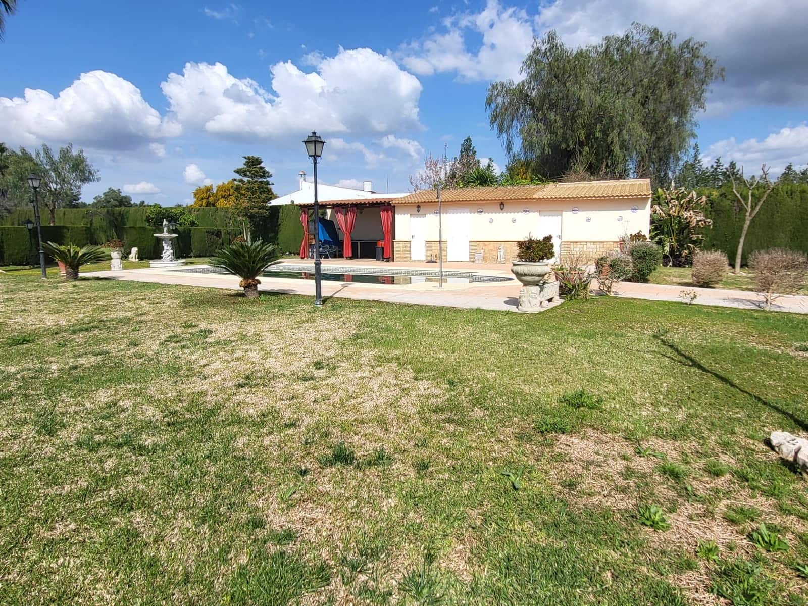 5 soveværelse Villa til salg i Pilas med swimmingpool - € 315.000 (Ref: 8932303)